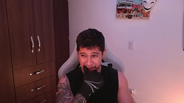 domsantiago  online show from November 21, 2025, 1:37 am