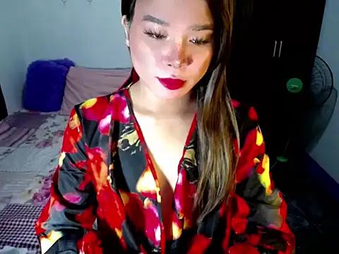 Snapshot of Urassiansweetcummer chatting on October 29, 2025, 2:10 am Urassiansweetcummer online show from October 29, 2025, 2:10 am