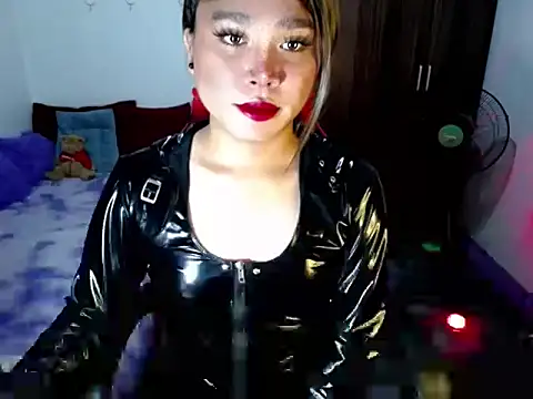 Urassiansweetcummer online show from April 3, 2026, 7:31 pm