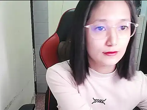 Snapshot of Shulee21 chatting on November 13, 2025, 1:09 am Shulee21 online show from November 13, 2025, 1:09 am