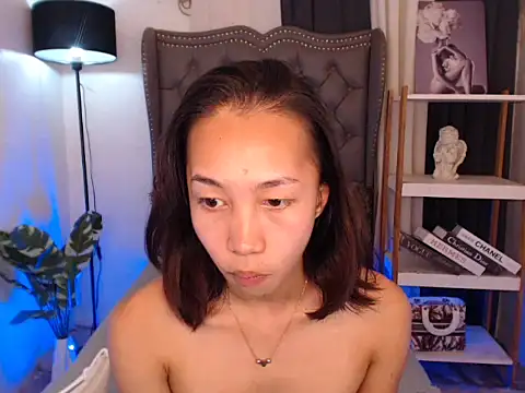 Snapshot of Sweet_kittyxx chatting on October 2, 2025, 5:00 am Sweet kittyxx online show from October 2, 2025, 5:00 am