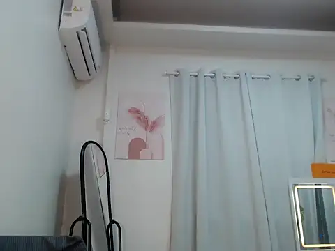 ts pinayfoxy18 online show from February 14, 2026, 3:40 am