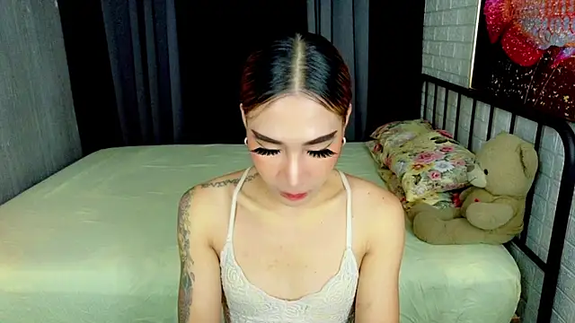 TRANSGODDESSA online show from October 1, 2025, 5:56 am