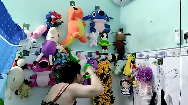 Snapshot of emgaixinhngoan chatting on October 28, 2025, 11:36 pm emgaixinhngoan online show from October 28, 2025, 11:36 pm