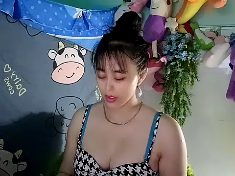 Snapshot of emgaixinhngoan chatting on November 16, 2025, 4:12 pm emgaixinhngoan online show from November 16, 2025, 4:12 pm