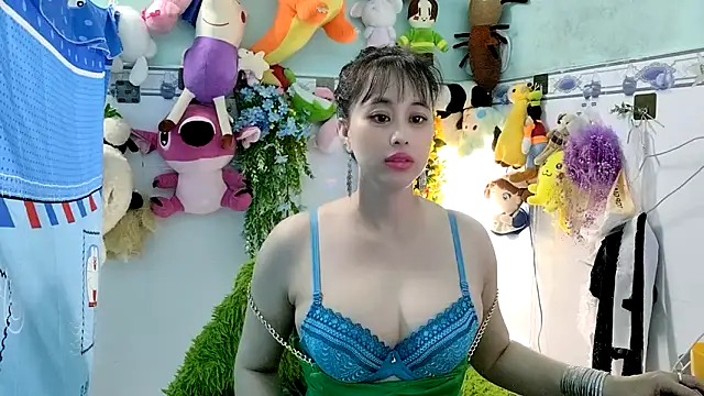 Snapshot of emgaixinhngoan chatting on November 7, 2025, 12:53 pm emgaixinhngoan online show from November 7, 2025, 12:53 pm