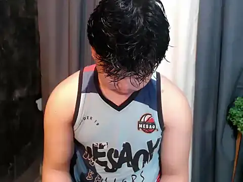 Reynelcock online show from April 4, 2026, 7:48 am