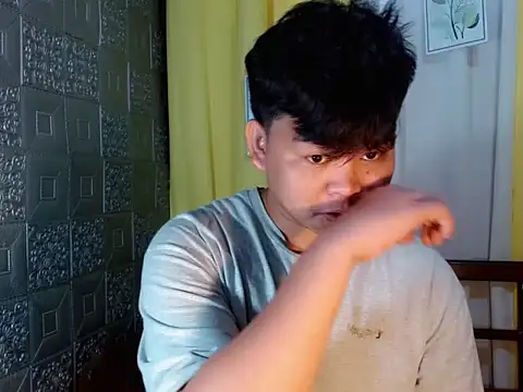 Reynelcock online show from December 2, 2025, 7:21 am