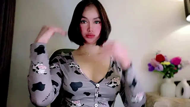 anna lala7 online show from April 2, 2026, 7:53 pm