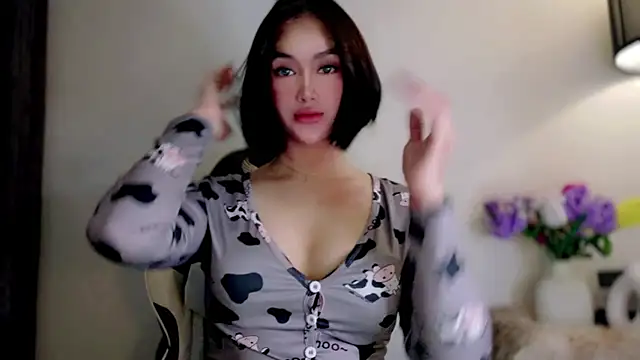 anna lala7 online show from April 9, 2026, 8:48 pm