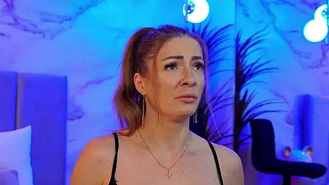 Izabellle02 online show from February 23, 2026, 4:36 am