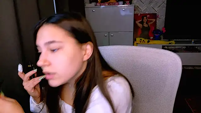 Snapshot of Arianna_Grend chatting on October 15, 2025, 8:44 am Arianna Grend online show from October 15, 2025, 8:44 am