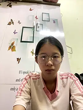 meomeo2k6 online show from October 30, 2025, 1:53 pm