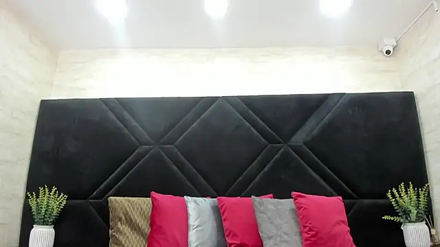 Dantzel  online show from February 20, 2026, 7:38 pm