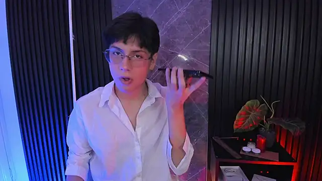 luixdust  online show from November 27, 2025, 5:19 am