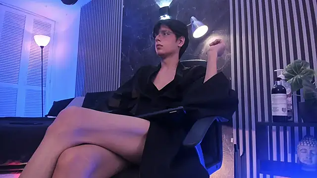 luixdust  online show from October 11, 2025, 6:36 am