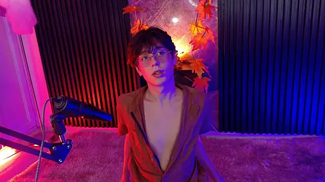 luixdust  online show from October 2, 2025, 4:27 am