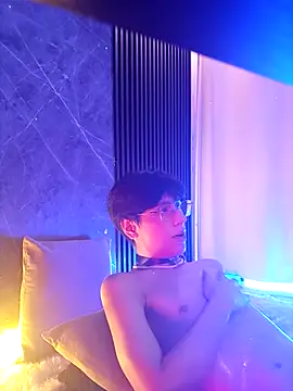 luixdust  online show from September 10, 2025, 10:14 am