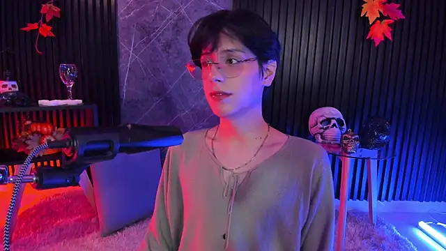 luixdust  online show from October 22, 2025, 4:01 am