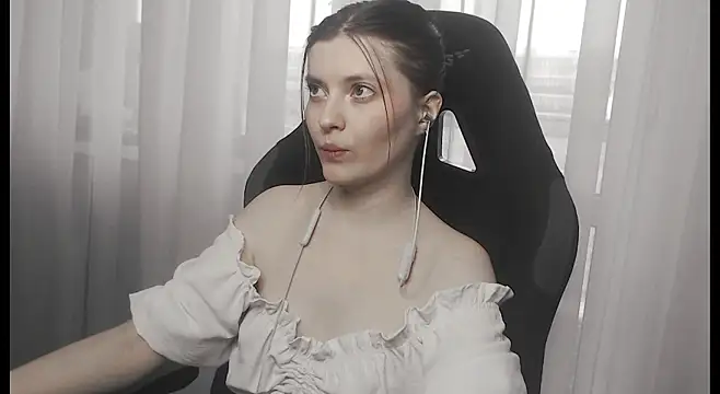 Snapshot of cute_elfy_ chatting on February 1, 2026, 1:42 pm cute elfy online show from February 1, 2026, 1:42 pm