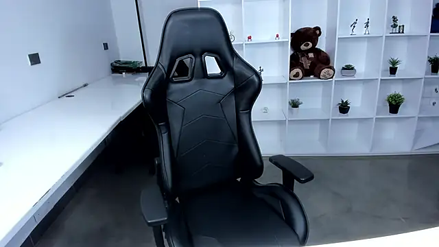 megan bigboobs  online show from December 3, 2025, 11:09 am