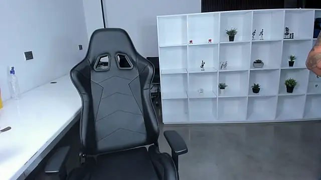 megan bigboobs  online show from November 16, 2025, 11:15 am