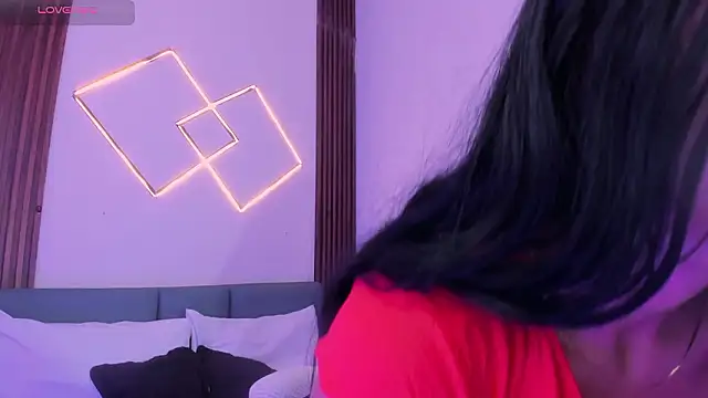 Miiaa jones online show from March 6, 2026, 1:28 pm