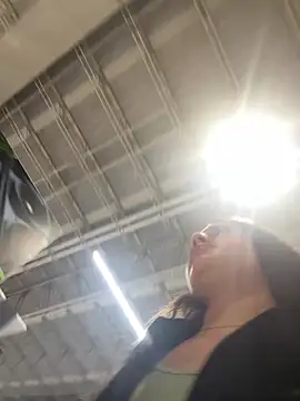 Snapshot of Isabella21_ chatting on November 2, 2025, 10:48 pm Isabella21 online show from November 2, 2025, 10:48 pm