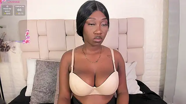 Snapshot of estefanyy_ chatting on May 14, 2026, 4:42 am estefanyy online show from May 14, 2026, 4:42 am