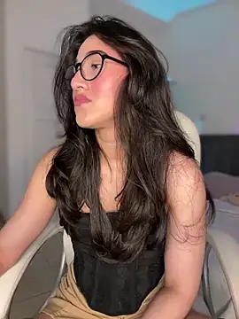 julieta jhonss online show from April 6, 2026, 2:40 am