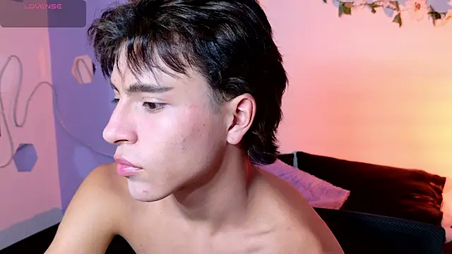 Christopher 77 online show from November 29, 2025, 3:28 am