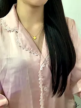 JennyQueen18 online show from November 20, 2025, 4:07 pm