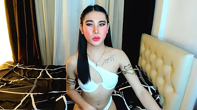 hotjessieempress online show from October 19, 2025, 9:06 pm