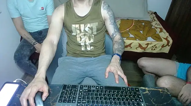 bossking017 online show from March 14, 2025, 3:15 am