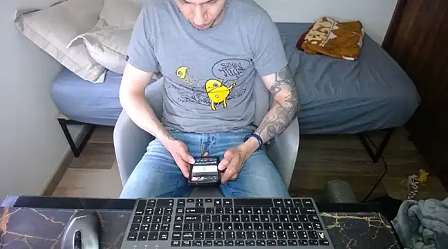 bossking017 online show from March 9, 2025, 5:39 pm