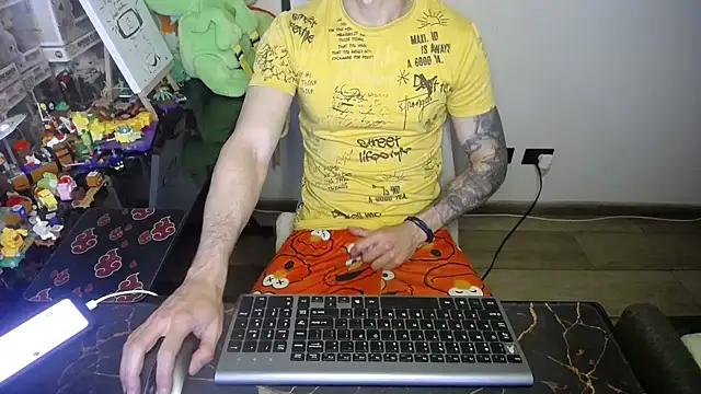 bossking017 online show from September 9, 2025, 4:00 am