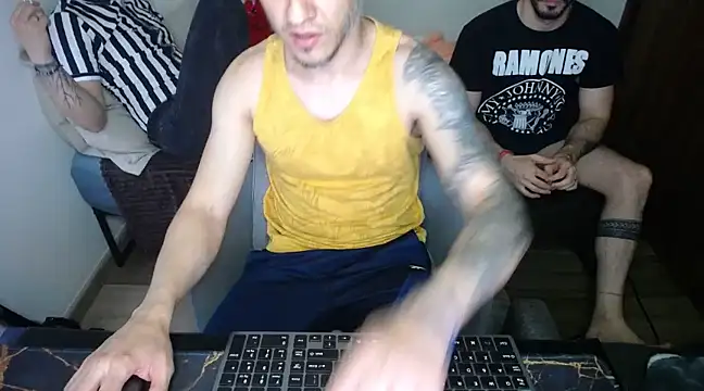 bossking017 online show from March 7, 2025, 8:22 pm