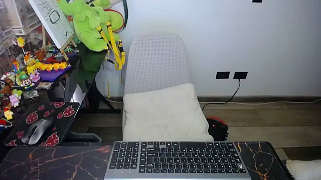 bossking017 online show from September 14, 2025, 3:12 pm