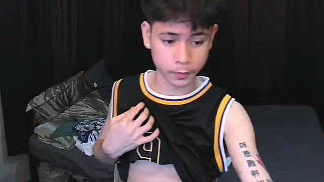 Snapshot of hotfreshdior chatting on February 28, 2026, 4:28 pm hotfreshdior online show from February 28, 2026, 4:28 pm