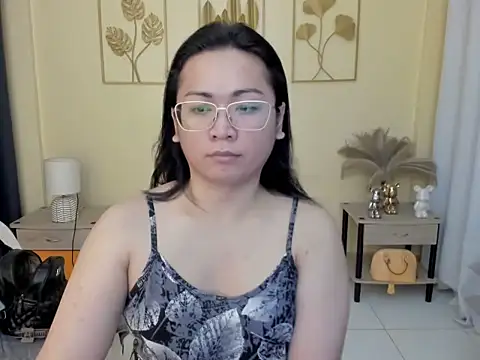 LevyMcGarden69 online show from May 25, 2026, 6:17 pm