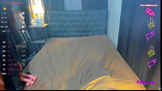 Kyliejennings online show from November 16, 2025, 8:19 am