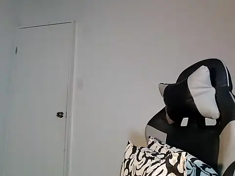 urcurlydiva online show from October 11, 2025, 1:23 pm