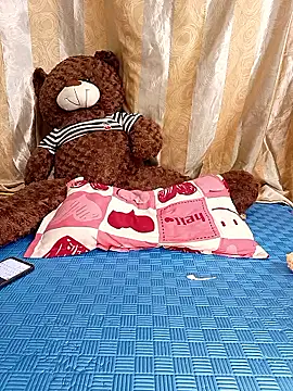 Snapshot of Mizzu-mi chatting on February 15, 2026, 7:13 pm Mizzu-mi online show from February 15, 2026, 7:13 pm