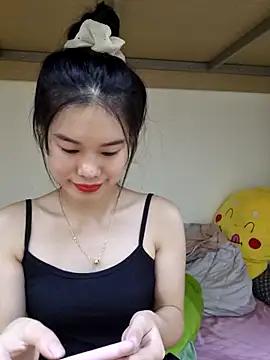 Baby-ladytits2025 online show from October 14, 2025, 3:01 pm