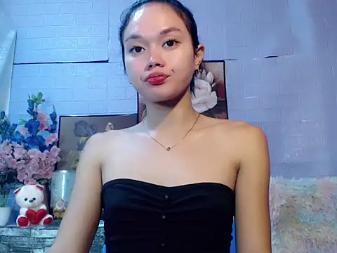 sexybabewarrior online show from May 11, 2026, 2:45 pm
