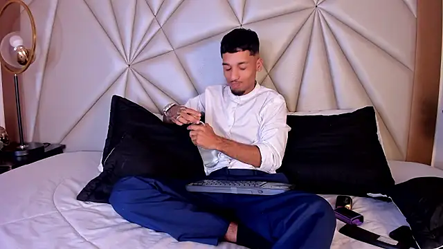 Thiagoferreti online show from February 19, 2026, 3:36 am