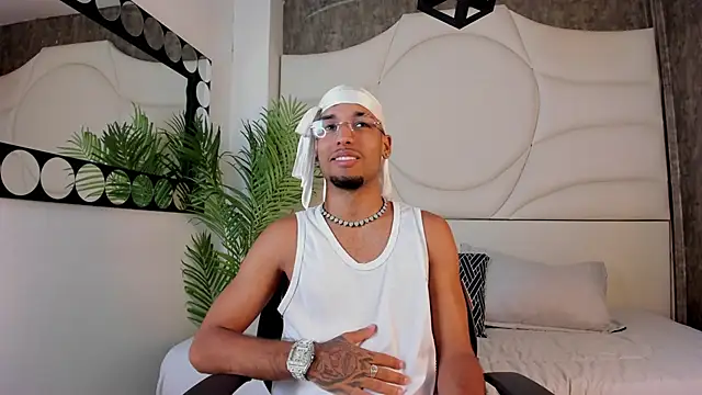 Thiagoferreti online show from October 15, 2025, 3:38 am