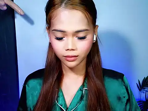 ur holly lexie online show from November 18, 2025, 5:05 pm