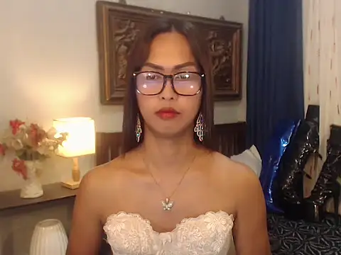 Snapshot of Nathalieheartt chatting on June 25, 2026, 7:24 am Nathalieheartt online show from June 25, 2026, 7:24 am