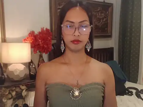 Snapshot of Nathalieheartt chatting on July 28, 2026, 1:43 pm Nathalieheartt online show from July 28, 2026, 1:43 pm